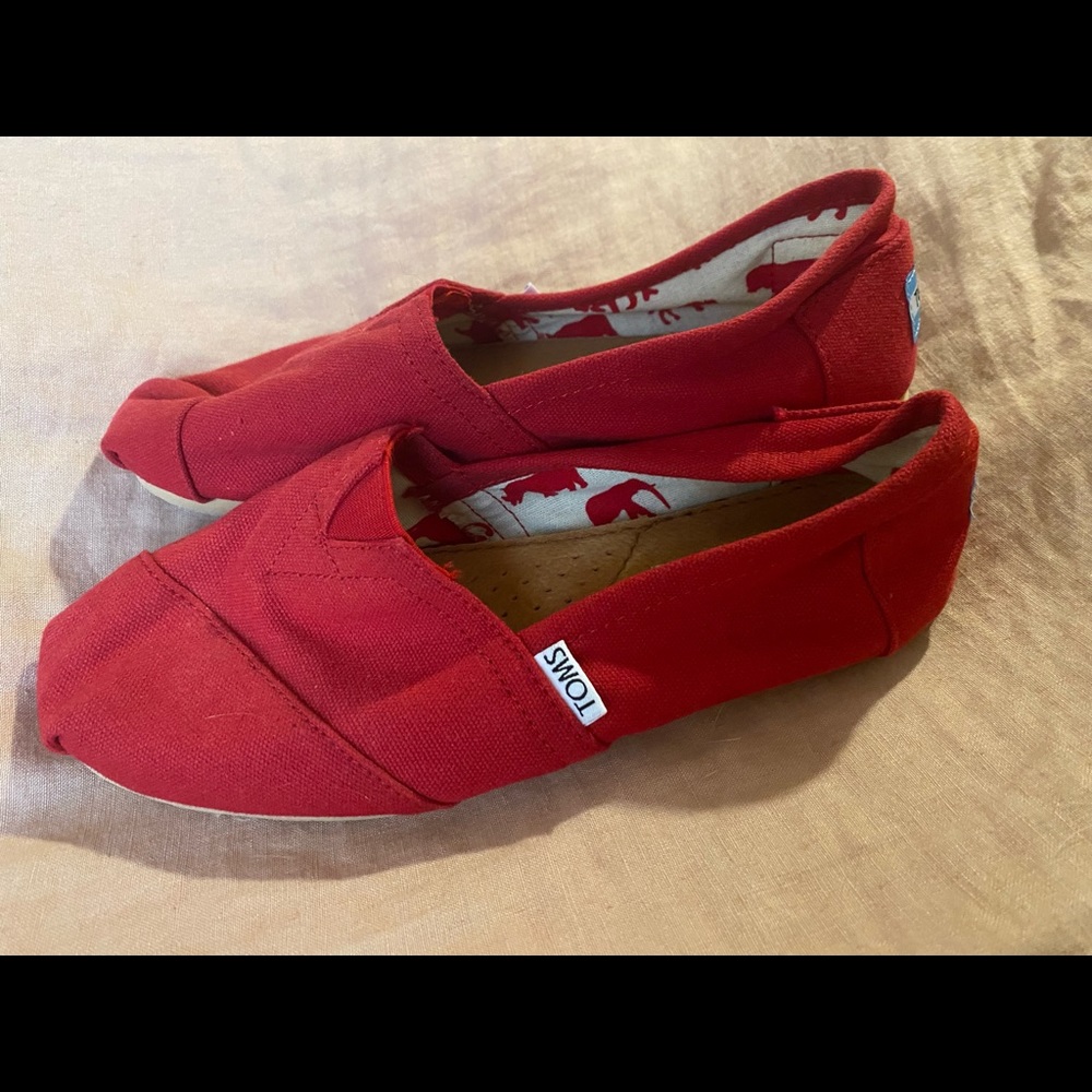 Tom’s Women’s Red shoes size 7.5